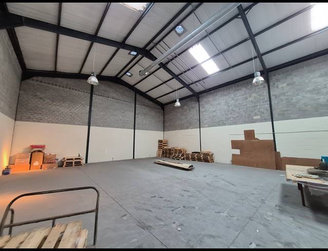 402M² WAREHOUSE TO LET IN MAITLAND
